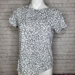 Old Navy Everywear Gray & White Cheetah Print T-shirt - Size S